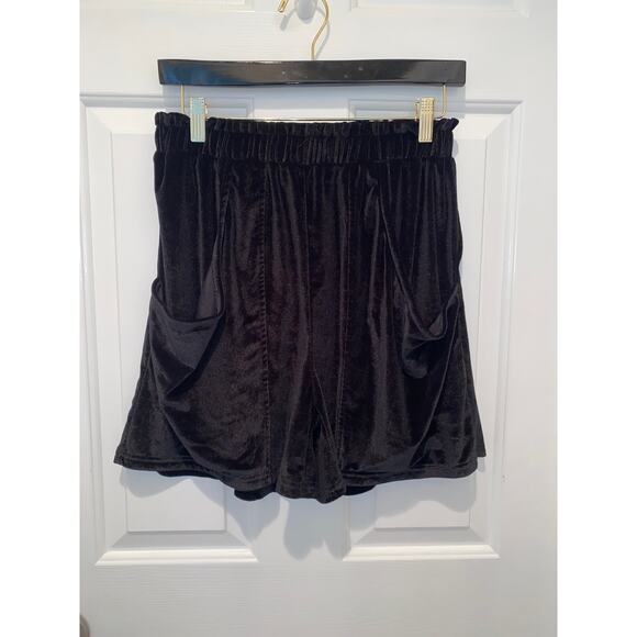 Vada Winter Shorts Velour Stretch Elastic Waist Black Pockets size small - Picture 1 of 4